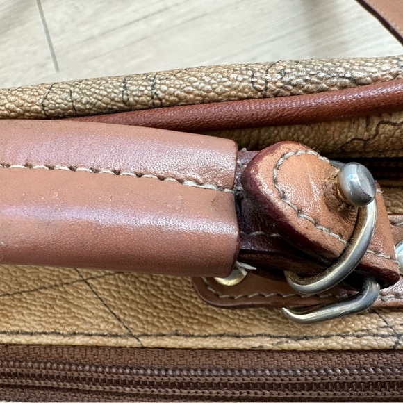 Pierre Balmain Authentic Vintage World Map Crossbody - Picture 6 of 14